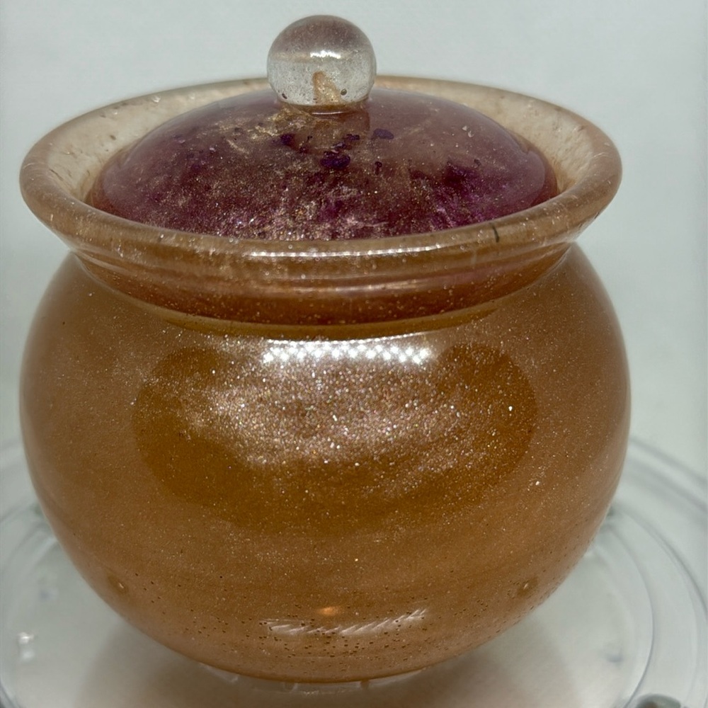 Elegant resin Jar with Lid